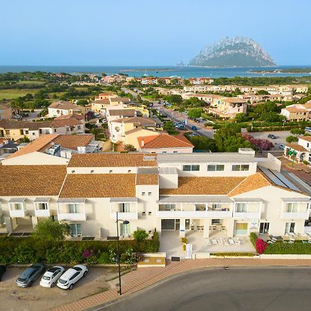 Felix Hotels - Hotel Residence Porto San Paolo Bagian luar foto