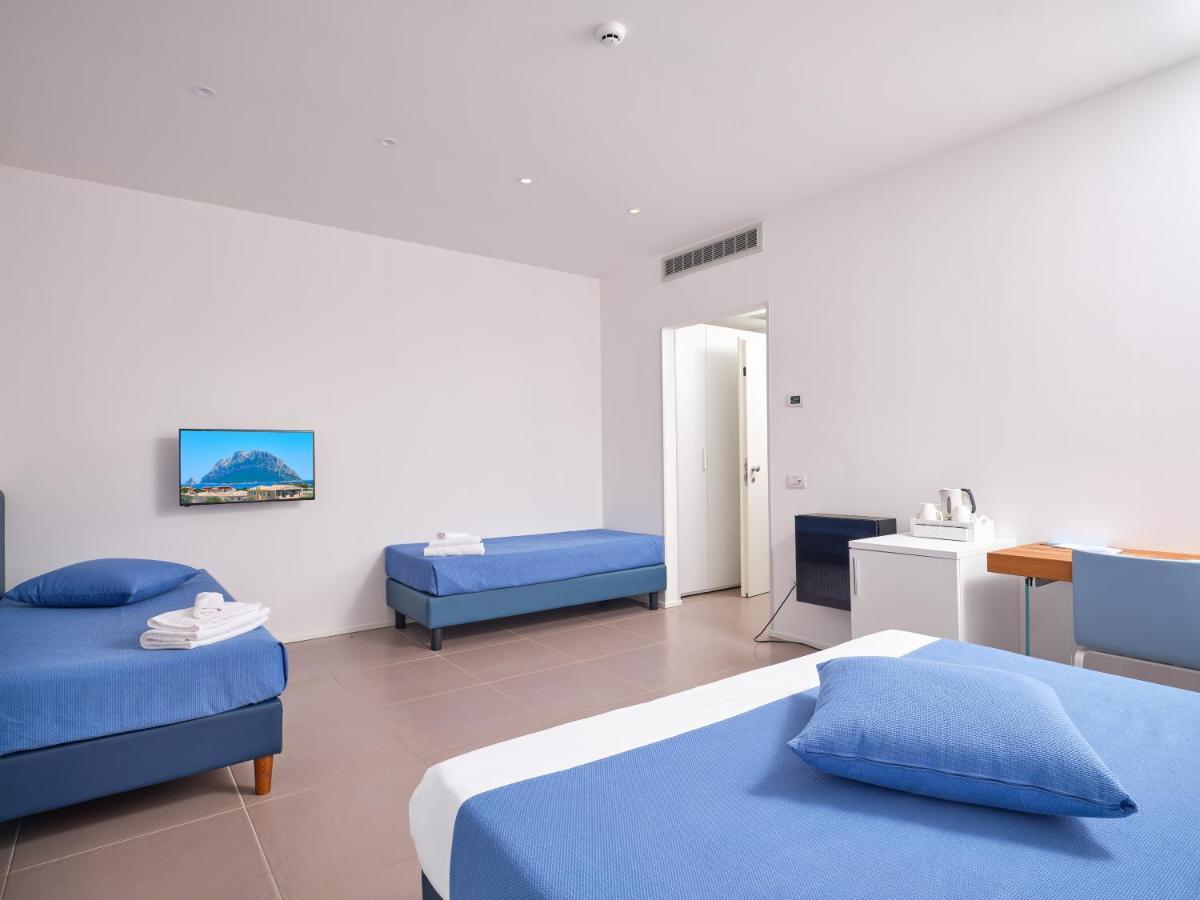 Felix Hotels - Hotel Residence Porto San Paolo Bagian luar foto