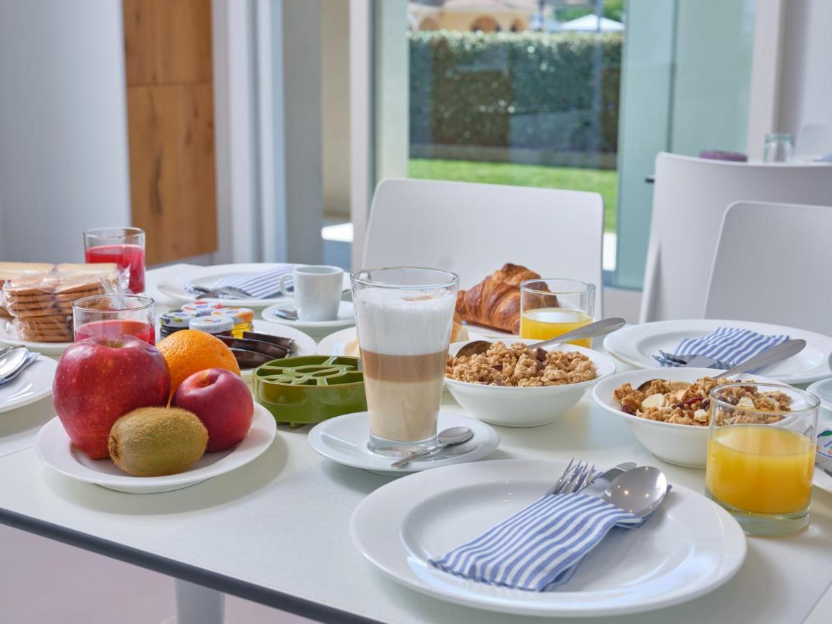 Felix Hotels - Hotel Residence Porto San Paolo Bagian luar foto