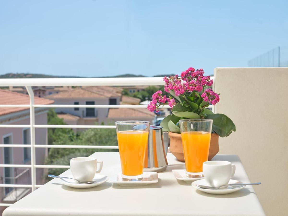 Felix Hotels - Hotel Residence Porto San Paolo Bagian luar foto