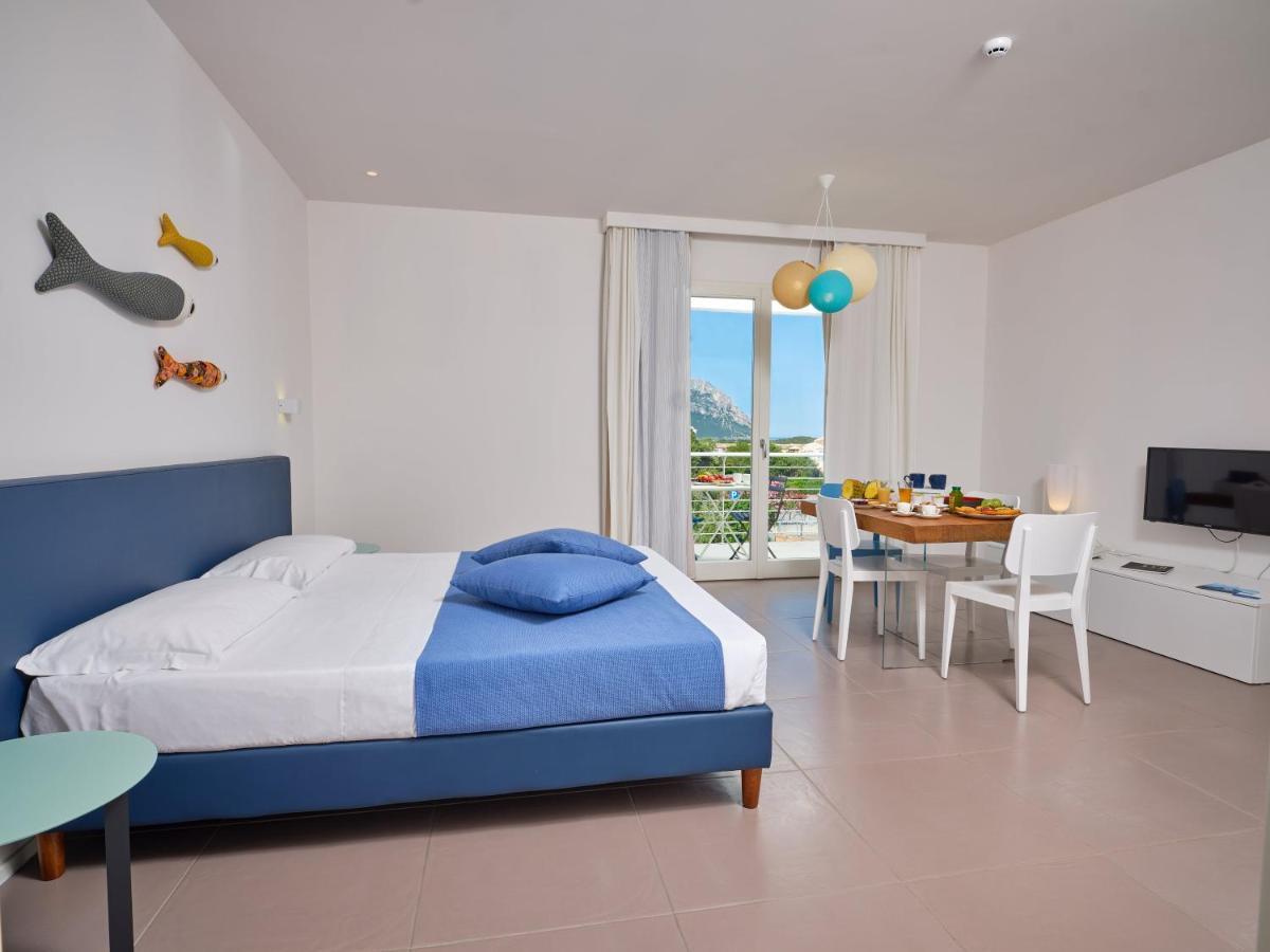 Felix Hotels - Hotel Residence Porto San Paolo Bagian luar foto