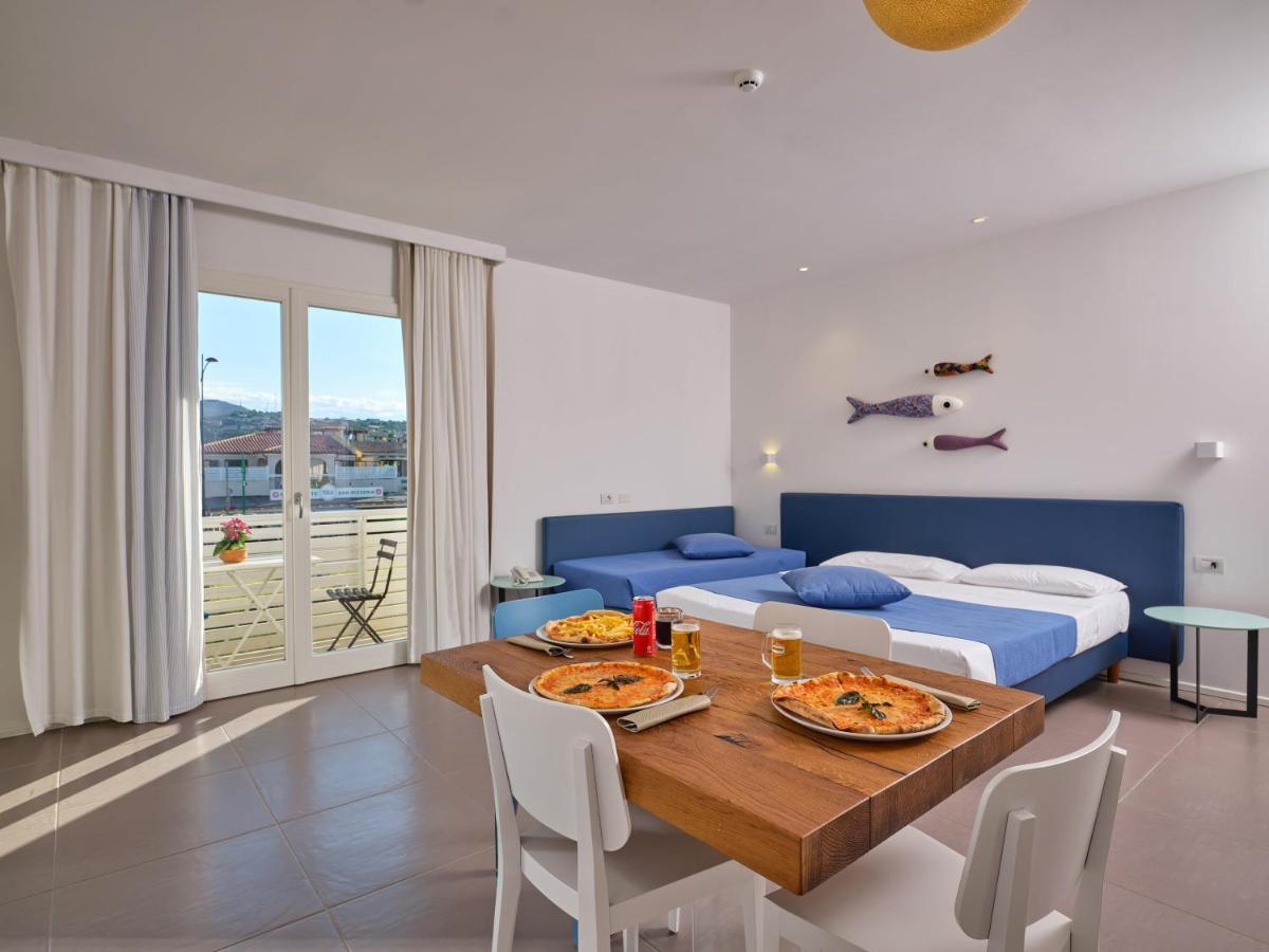 Felix Hotels - Hotel Residence Porto San Paolo Bagian luar foto