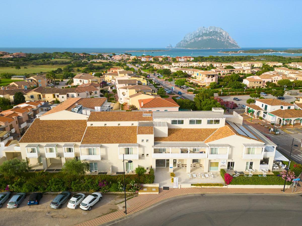 Felix Hotels - Hotel Residence Porto San Paolo Bagian luar foto