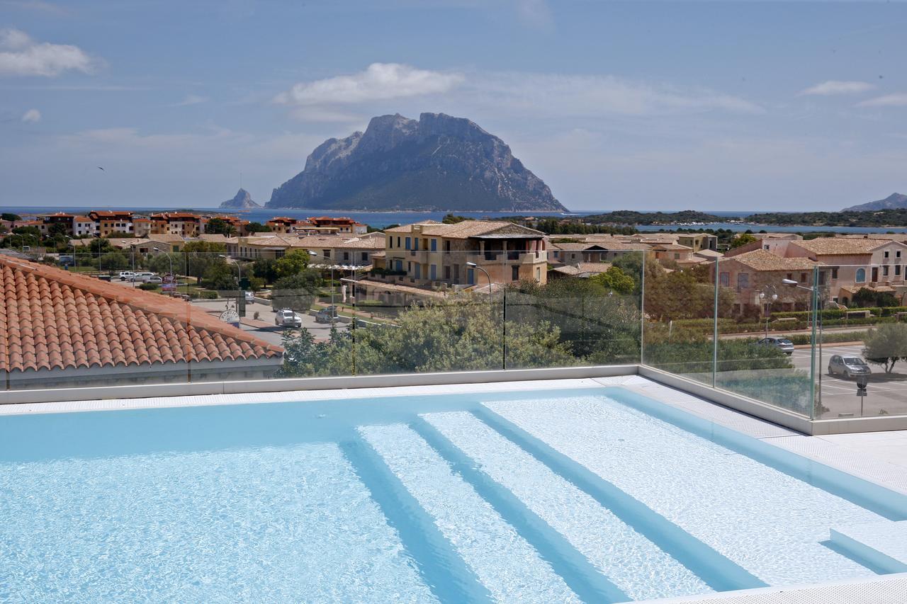 Felix Hotels - Hotel Residence Porto San Paolo Bagian luar foto