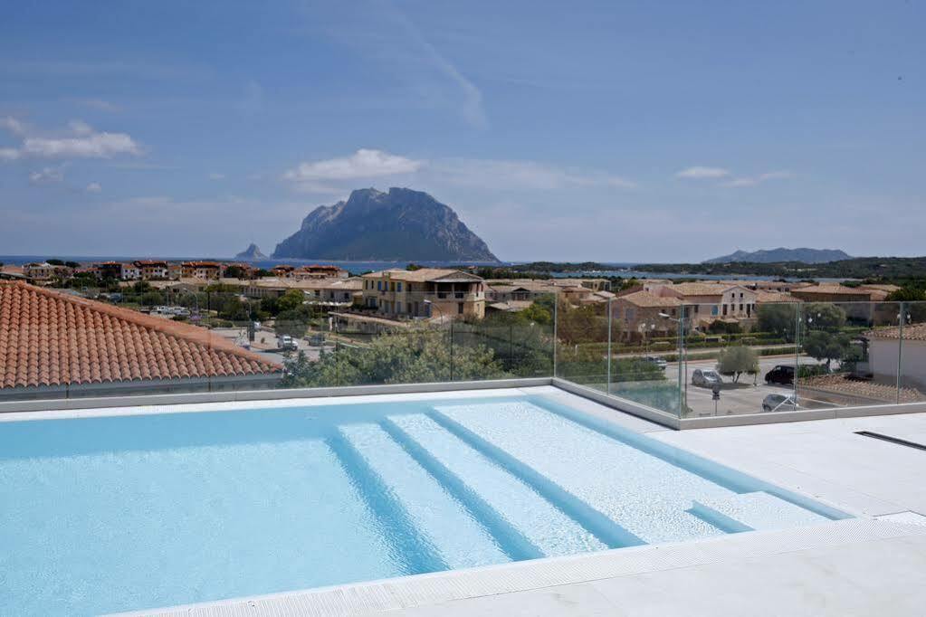 Felix Hotels - Hotel Residence Porto San Paolo Bagian luar foto